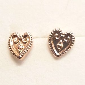 ♥️ 4 for $25 ♥️ #X1 New Gold Tone Heart Stud Earrings Hammered